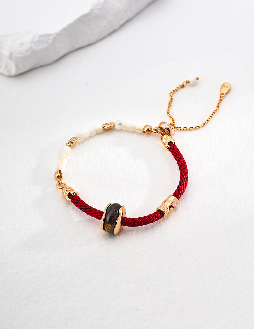 Tiger's Eye Bracelet With Pearls In Gold Plated Silver