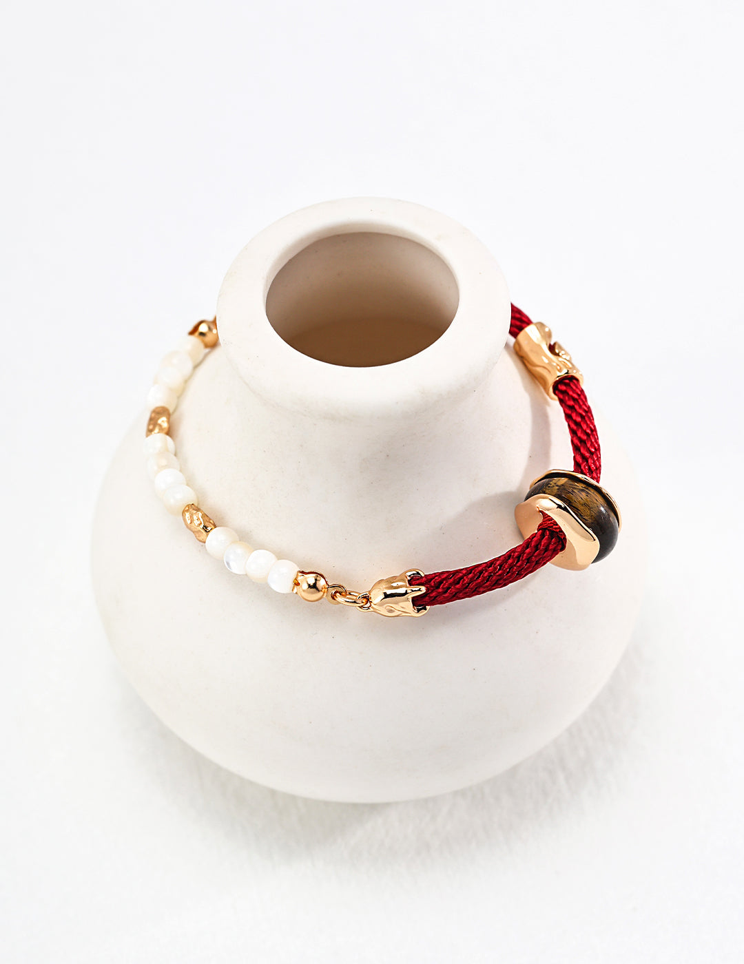 Tiger's Eye Bracelet With Pearls In Gold Plated Silver