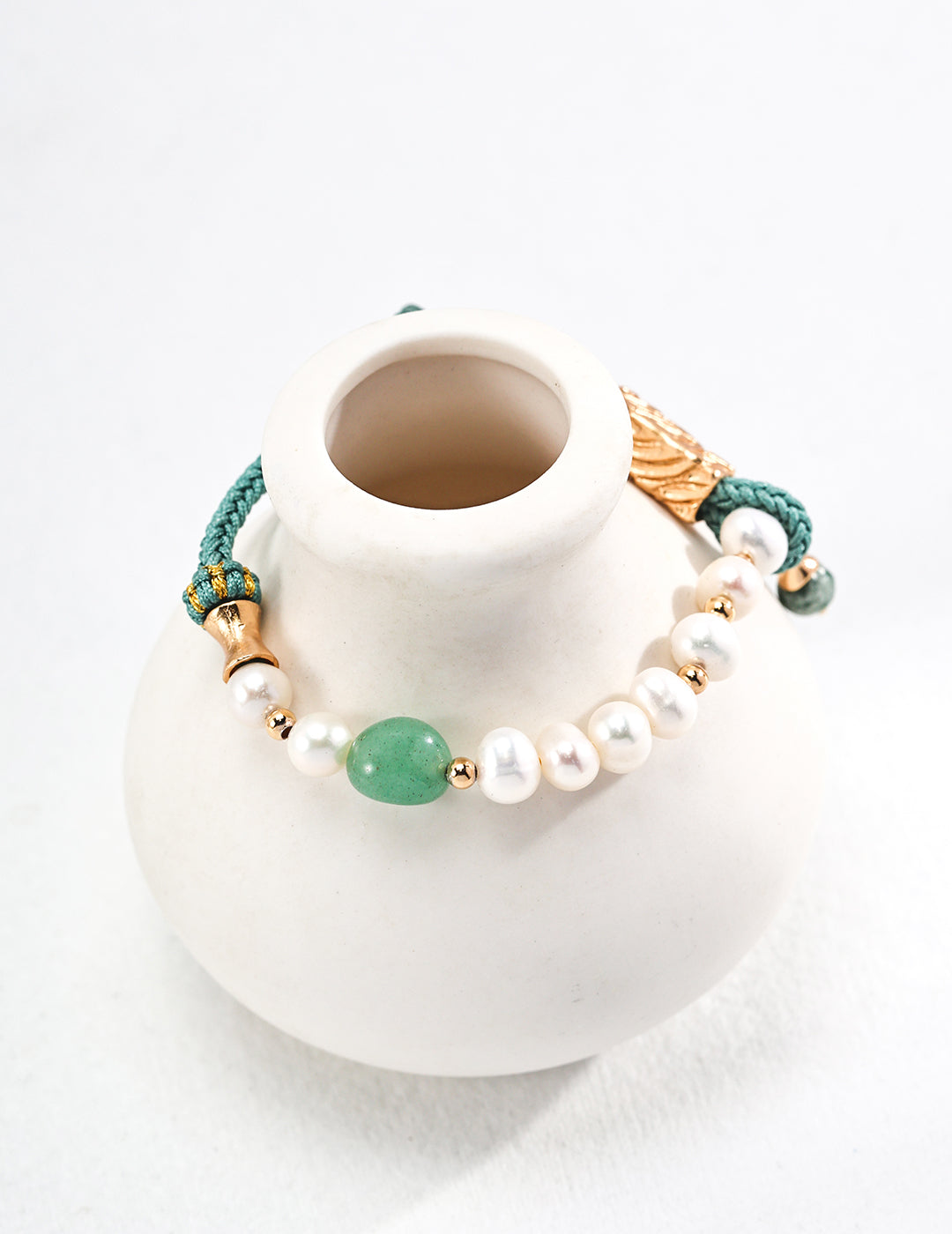 Natural Jade Woven Bracelet With Pearls In Gold Plated Silver
