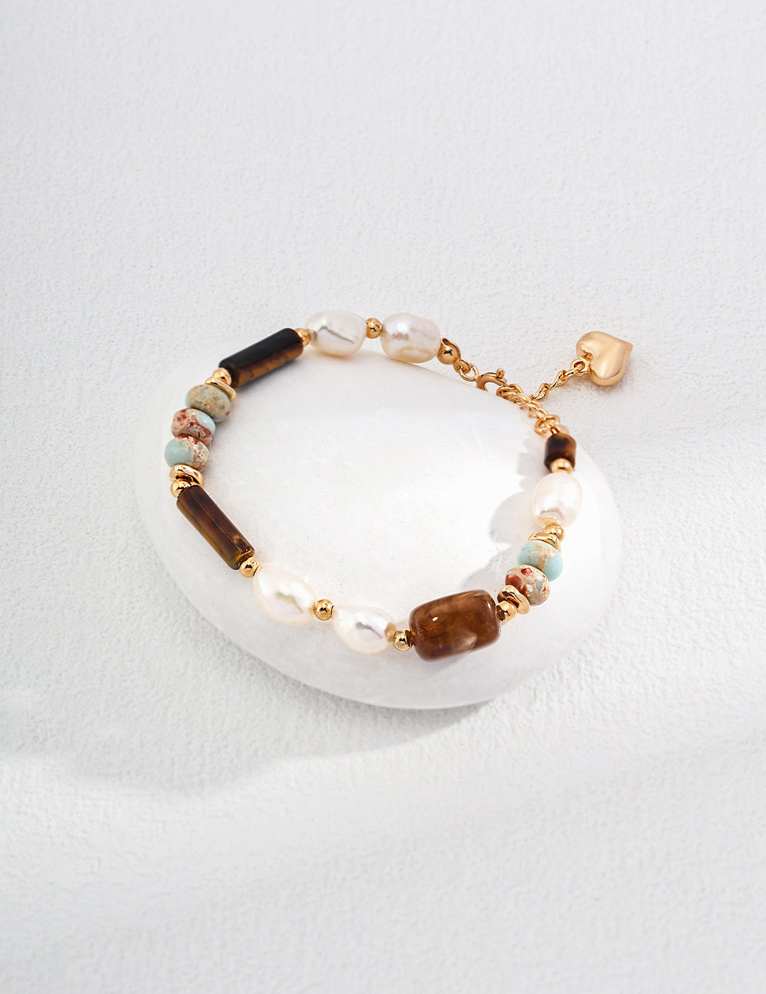 Natural Pearl Bracelet featuring Gemstones and a Gold-Plated Heart Pendant